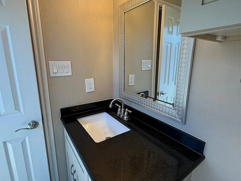 1909 Brun St #4 — Photo 26