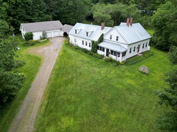 8 Grange Road, Madison, ME 04950