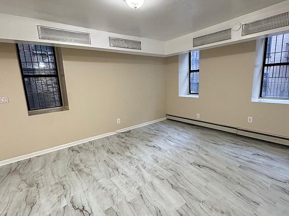 2nd image of 70 Pinehurst Ave Basement 1