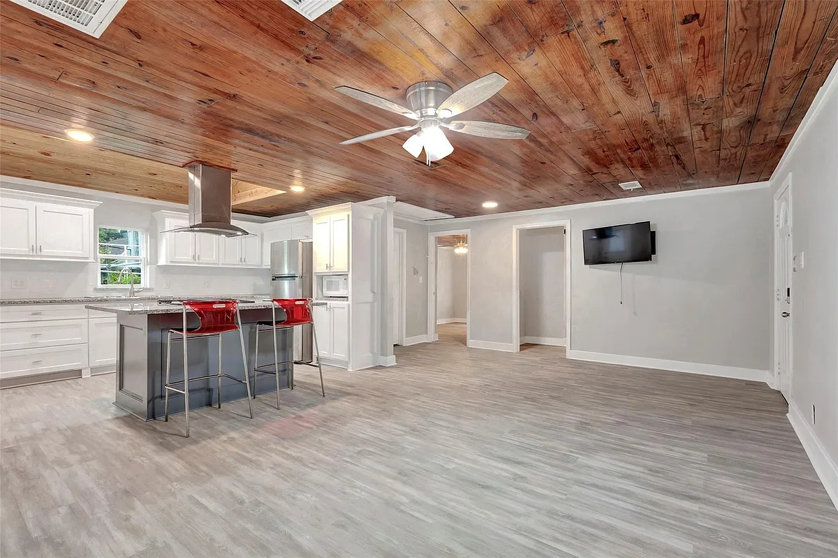 Building Photo - 618 Harvard St #1/2