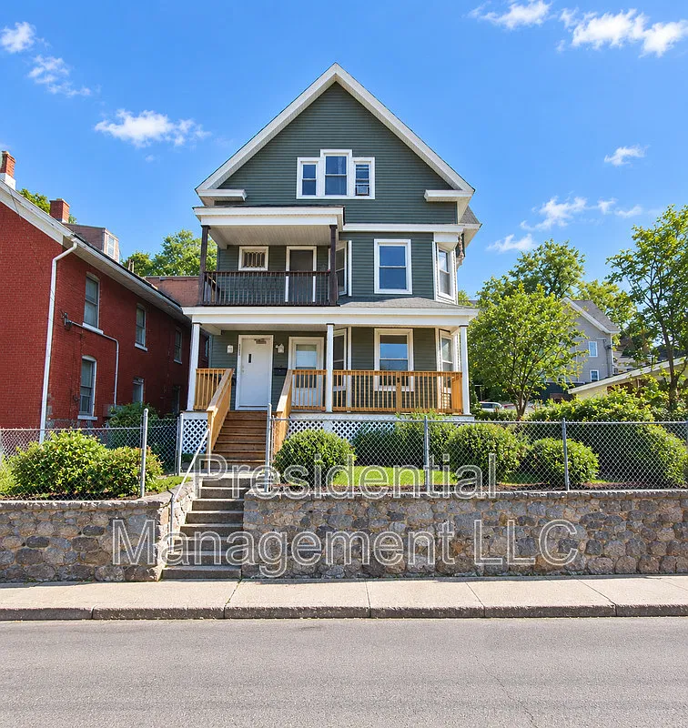 3 bed, 1.0 bath, $1,600 — Photo 1