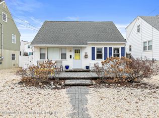 21 W Sailboat Ln, Brant Beach, NJ