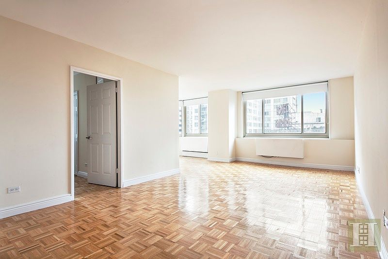 1st image of 30 W 63rd St APT 17M