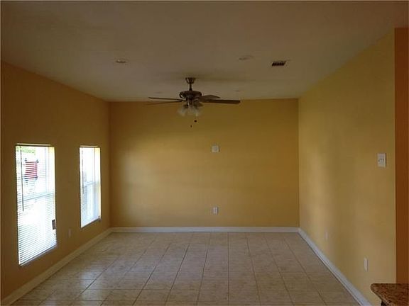 4th image of 7833 Gwen St