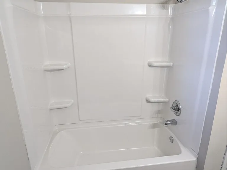 413 Shawnee Dr — Photo 10
