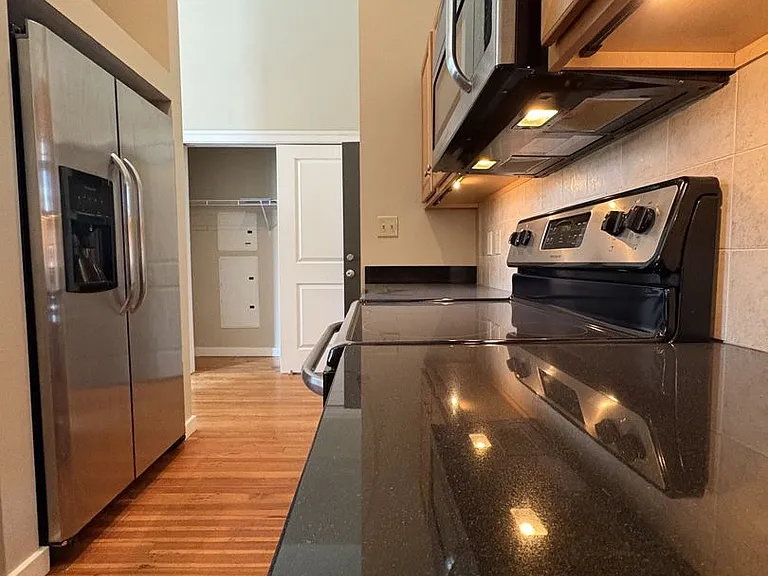 125 W. Saratoga St — Photo 22