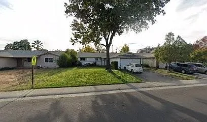 2452 Glenfaire Dr photo 1