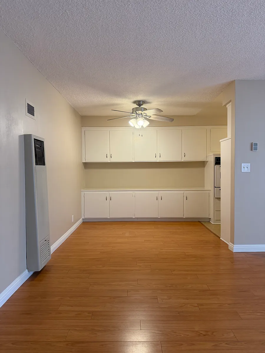 Building Photo - 4425 Ocean View Blvd #19