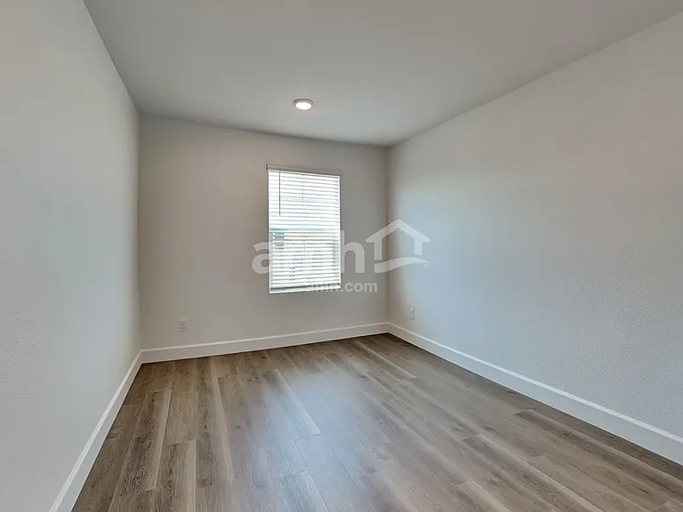 7926 Escolta Ct — Photo 15