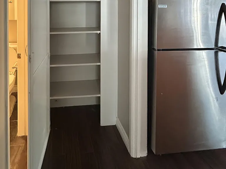 7510 Hollywood Blvd. Apartments — Photo 15