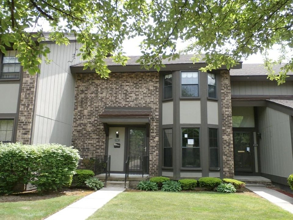 1st image of 25023 Oakbrooke Dr #1