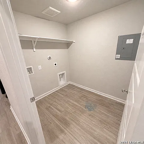 3 bed, 3.0 bath, 1487 sqft, $2,000 — Photo 2