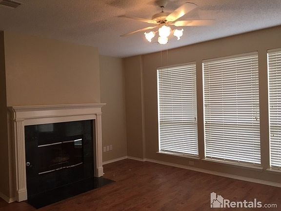 3rd image of 5919 Vista Park Ln
