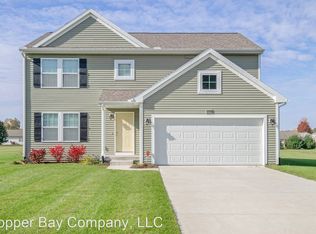 2755 W Fork River Dr, Fowlerville, MI 48836