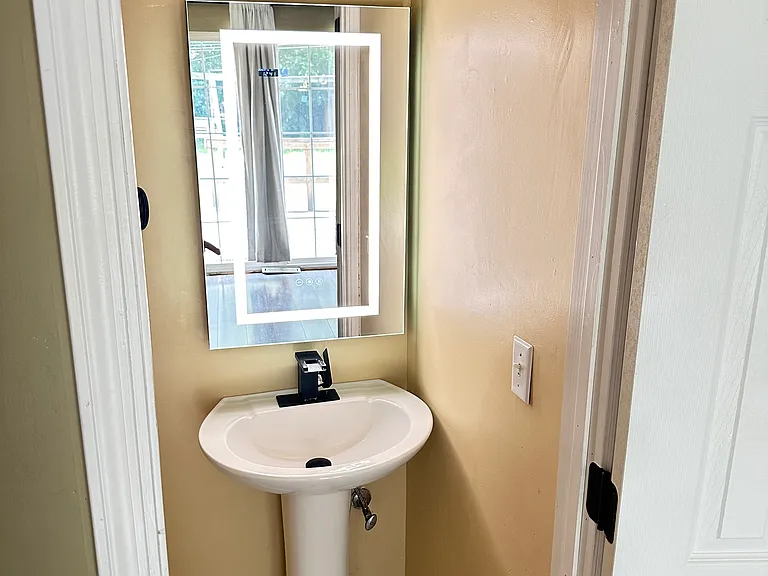 10661 N Park Ave — Photo 16