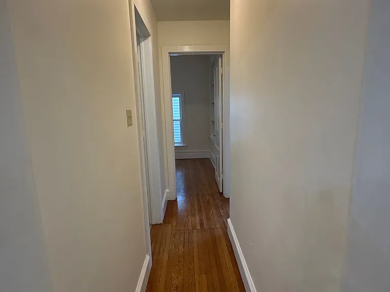 139 E Broad St — Photo 3