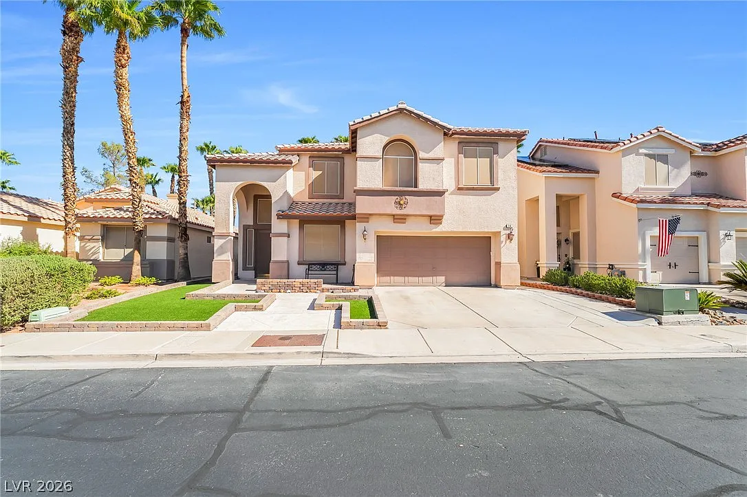 3 bed, 2.5 bath, 2302 sqft, $3,200 — Photo 3