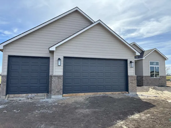 223 W Cherry Oaks St, Cheney, KS 67025