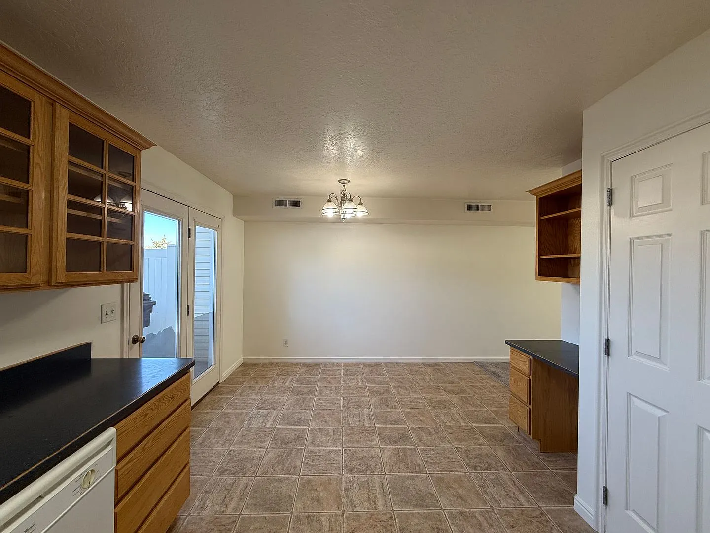 Stunning Townhome! — Photo 4