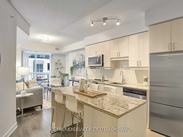 9199 Yonge St #608 — Photo 13