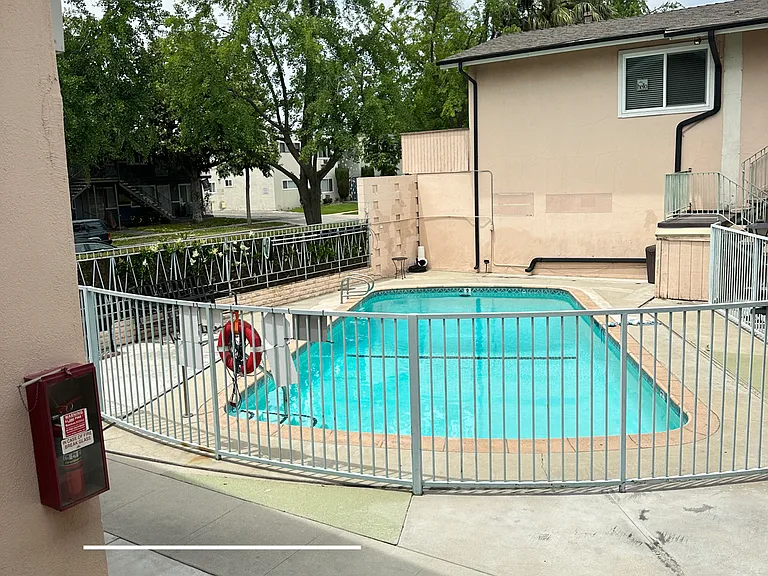 526 S 1st Ave #11 — Photo 5