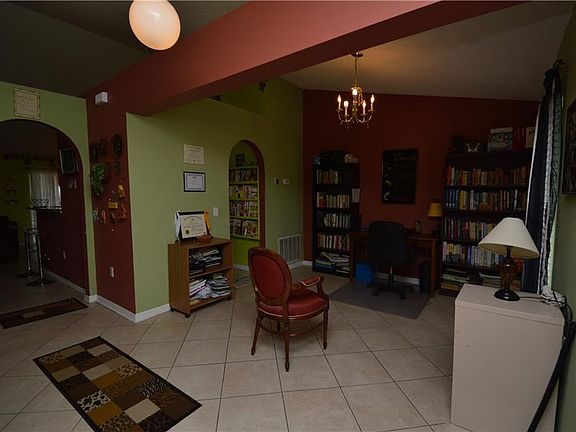 5th image of 614 Mesilla Dr