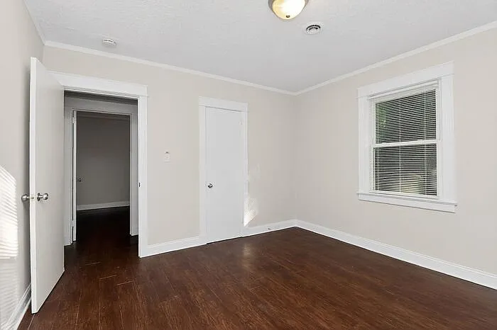 420 Plymouth Ave — Photo 24