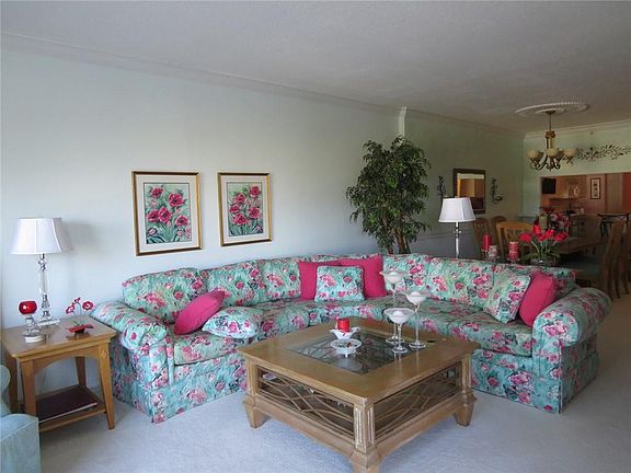 3rd image of 2880 NE 14th Street Causeway #403