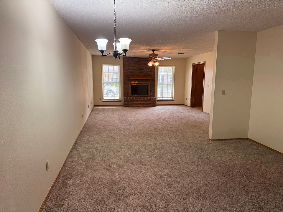 1st image of 3404 Gladstone Ln