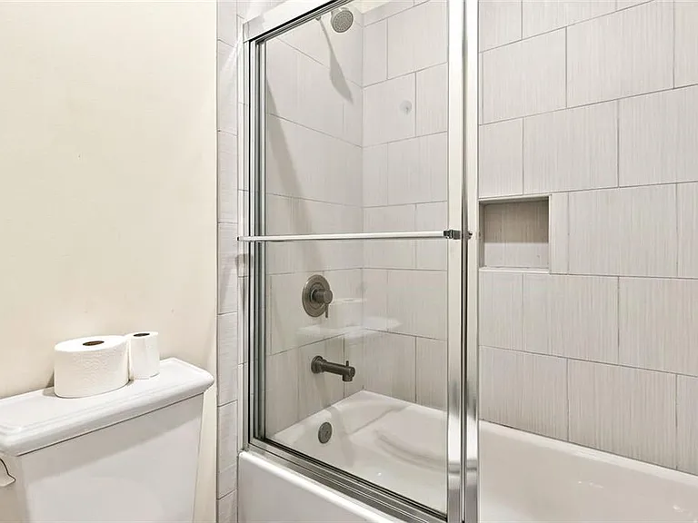 826 Canterbury Overlook NE — Photo 30