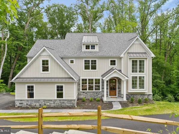 17 Langton Ln, Newtown Square, PA 19073