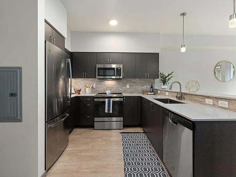 Edge Apartments — Photo 10