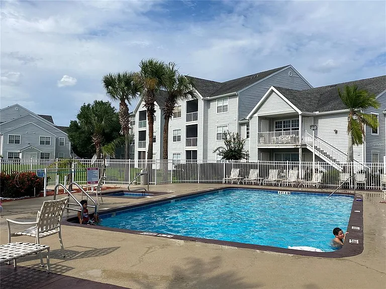 1225 Bermuda Lakes Ln #107 — Photo 24