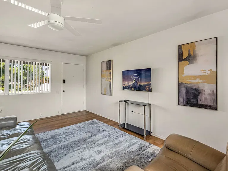 418 Nobel Ave #D — Photo 12