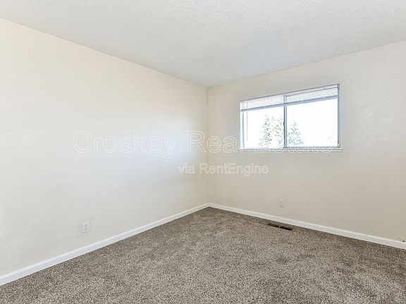 4th image of 1249 Ventura Dr