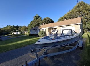 101 Harrington Ln, East Brookfield, MA 01515