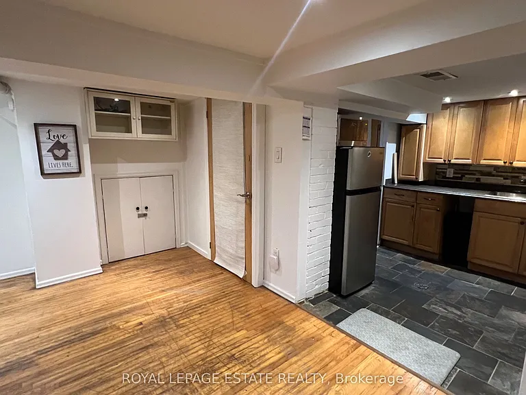 372 Victoria Park Ave — Photo 7
