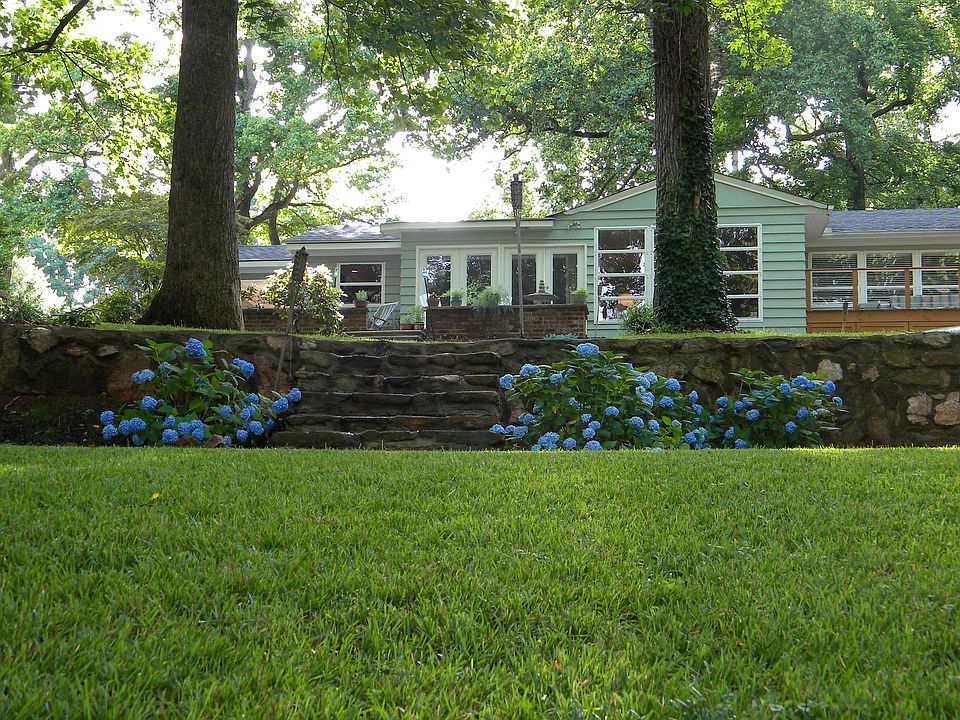 1st image of 104 Lakecrest Dr