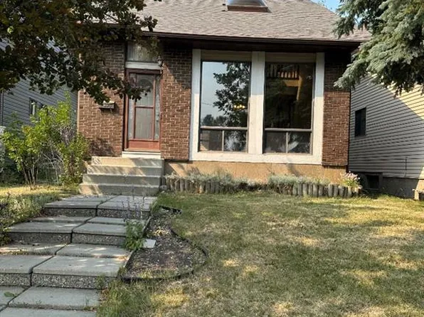 7826 S Ranchview Dr NW, Calgary, AB T3G 1X8