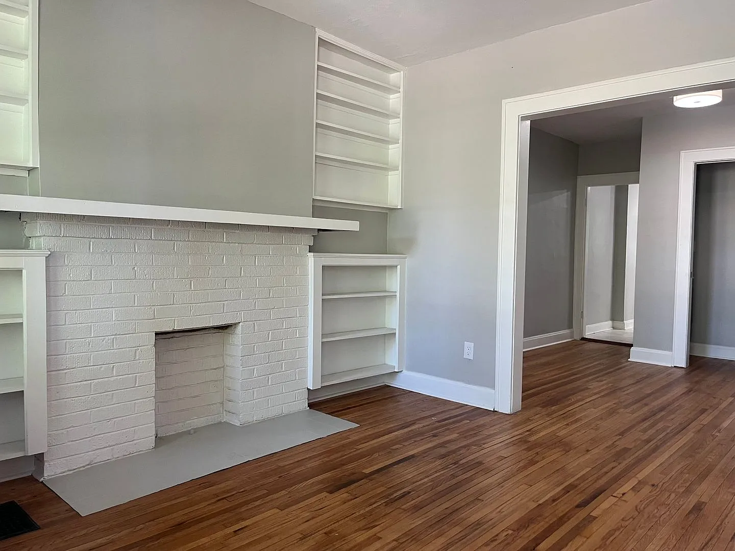 Fantastic 3 bedroom, 1.5 bathroom duplex close to Ohio State and High Street — Photo 4