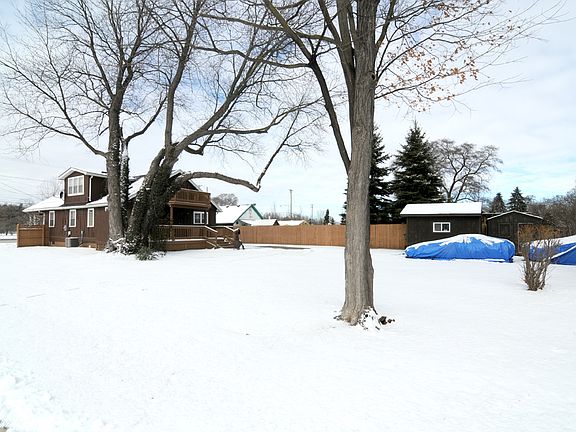 3rd image of 52482 Van Dyke Ave