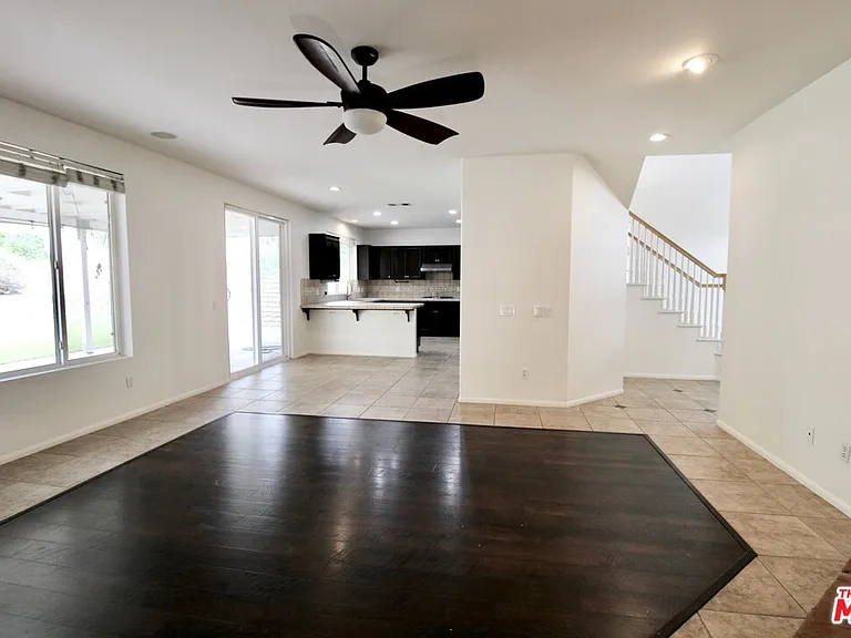 1124 Acapulco Ave — Photo 11