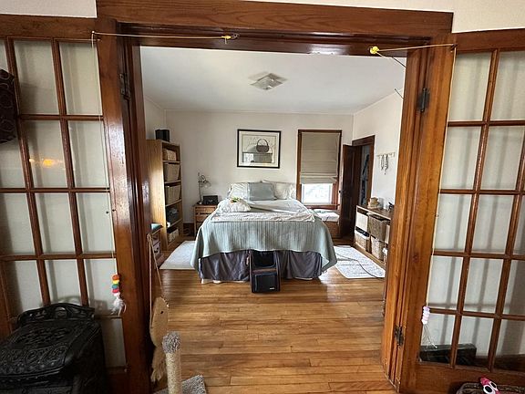4th image of 304 East 10TH STREET