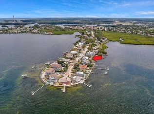 1669 Sea Breeze Dr, Tarpon Springs, FL 34689