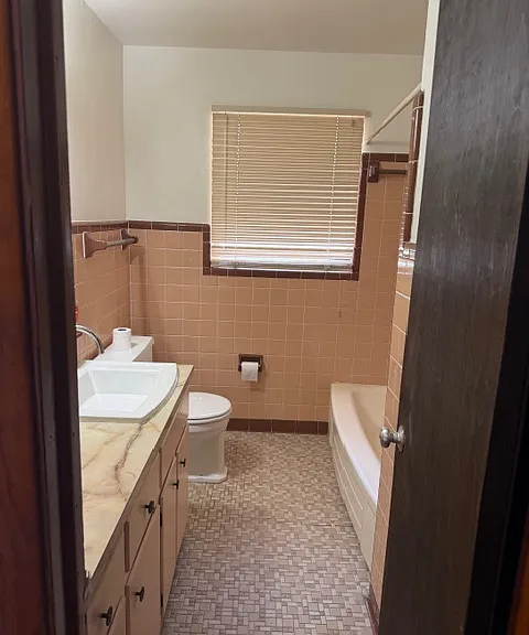 2322 Congress Ave — Photo 2