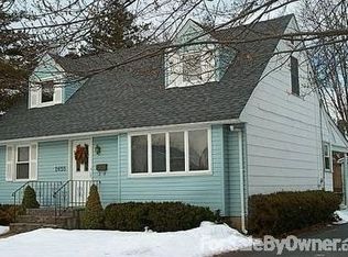 2655 Hyacinth St, Westbury, NY 11590
