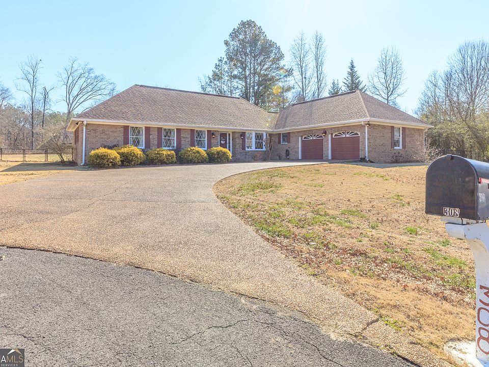 1st image of 308 Pheasant Dr