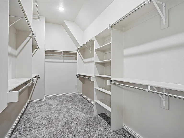 7053 Cedar Creek Dr — Photo 14