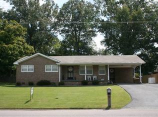 1011 Sam Houston Dr, Dyersburg, TN 38024