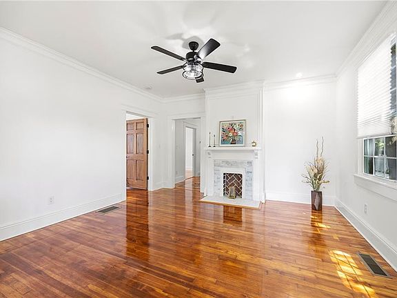 5th image of 39 N Broad St